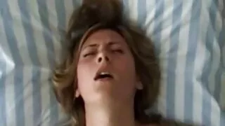 Nymphomania არ არის დამუშავებული და აჩვენებს ლამაზი გოგონა