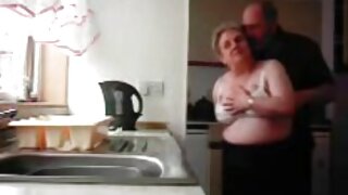 მიჰყვება შიშველი