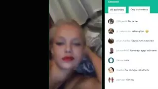 Chick სატანკო ზედა sucks cock და jumps მასზე