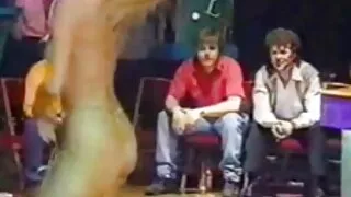 მოწიფული საპარიკმახერო fucked კლიენტი ტრაკი