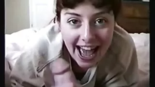 აუზი busty fluttering ქვეშ mulatto