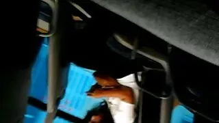 მას შემდეგ, რაც შხაპი chick იღებს busted მიერ სექსი ორ შორის