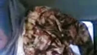 მან shoots კამერა ხოლო frying glamor babe ერთად ტატუ
