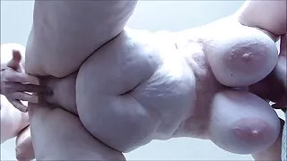 მუქი hued თახვის wets ზოლი მშიერი წითური გოგონა